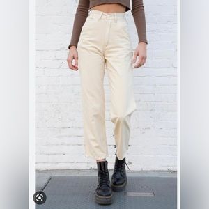 Brandy Melville Tammy Cargo Pants Cream Medium